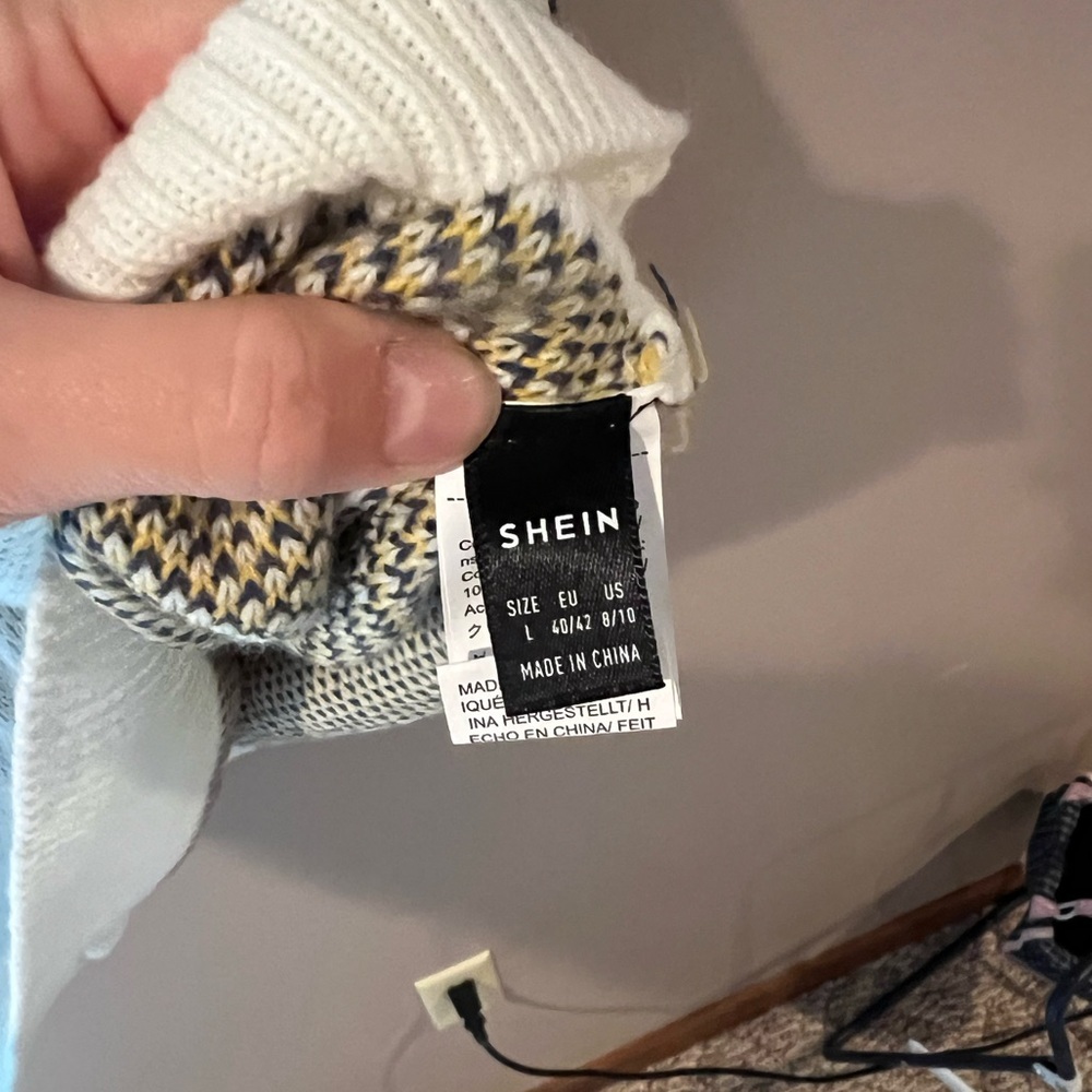 SHEIN Flower Sweater - Picture 5 of 8
